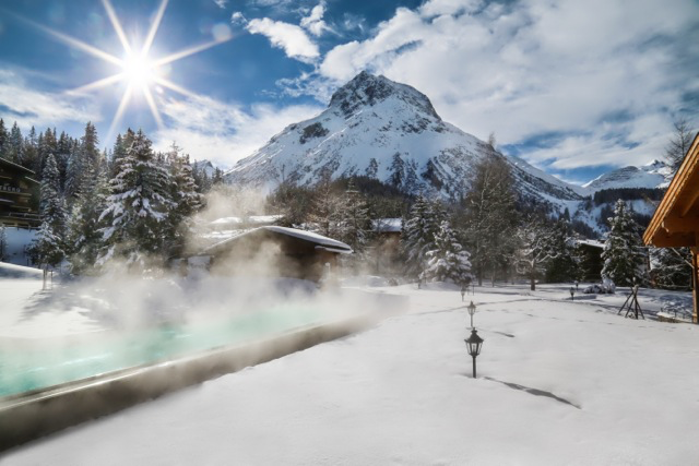 Winter_Pool mit Sonne